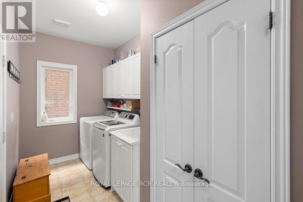 32 Borland Crescent, Caledon (Caledon East), Ontario  L7C 3M4 - Photo 22 - W12401803
