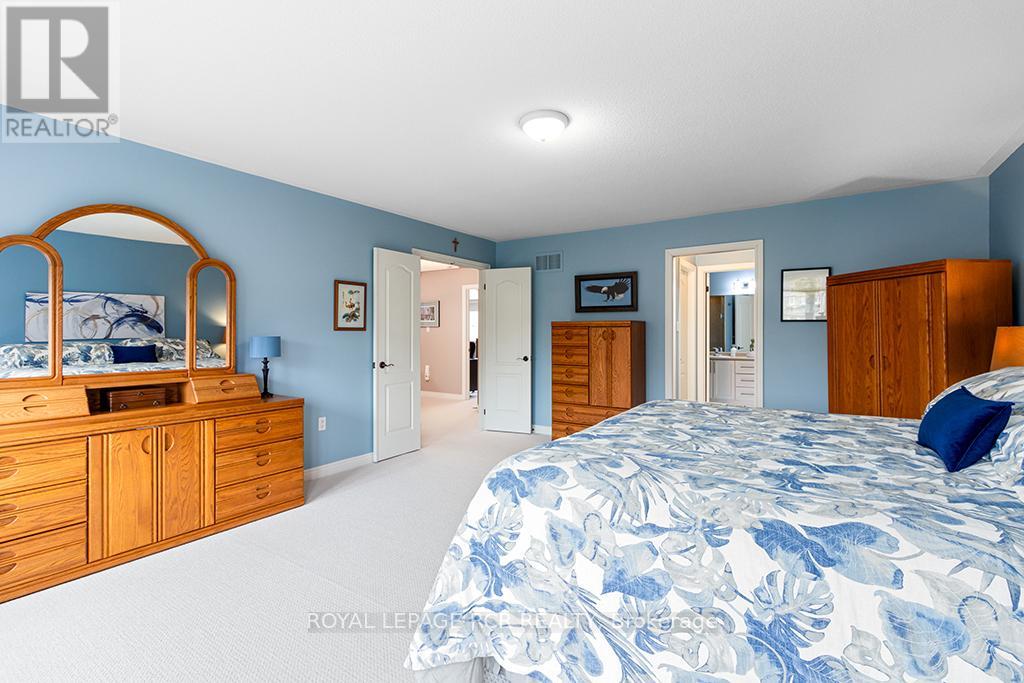 32 Borland Crescent, Caledon (Caledon East), Ontario  L7C 3M4 - Photo 26 - W12401803