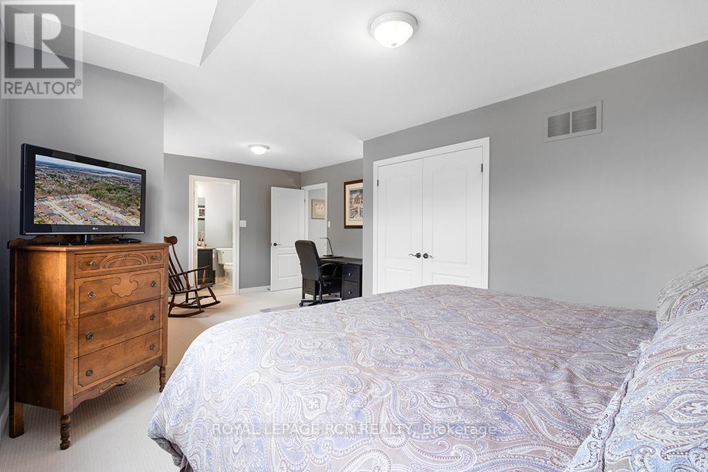 32 Borland Crescent, Caledon (Caledon East), Ontario  L7C 3M4 - Photo 31 - W12401803