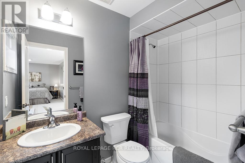 32 Borland Crescent, Caledon (Caledon East), Ontario  L7C 3M4 - Photo 32 - W12401803