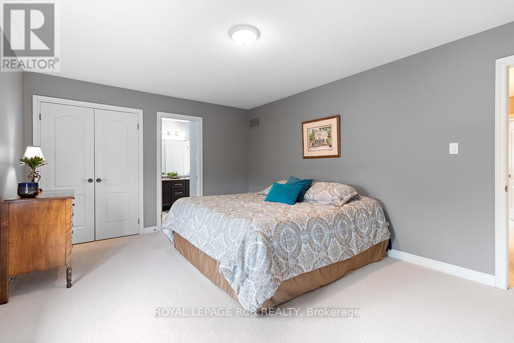 32 Borland Crescent, Caledon (Caledon East), Ontario  L7C 3M4 - Photo 34 - W12401803
