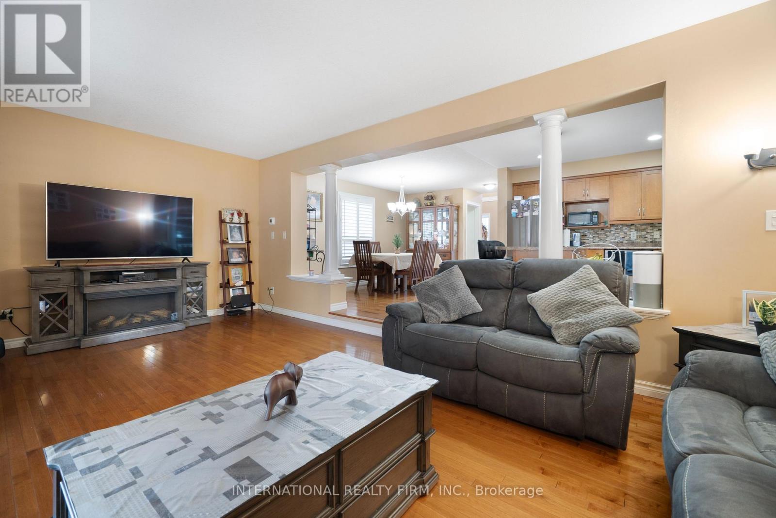 1055 Crosscreek Crescent, London East (East A), Ontario  N5Y 6K9 - Photo 13 - X12401789