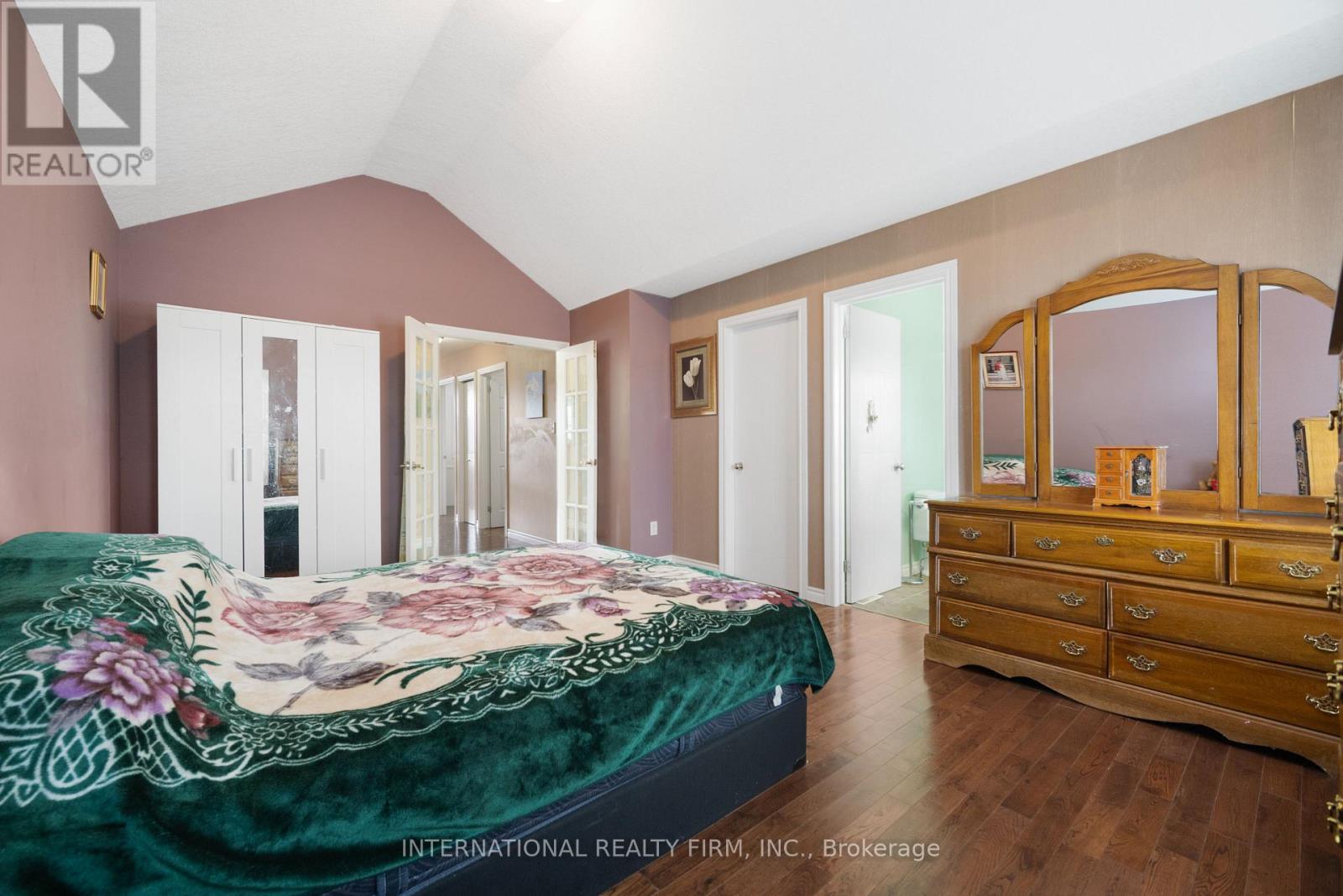 1055 Crosscreek Crescent, London East (East A), Ontario  N5Y 6K9 - Photo 16 - X12401789