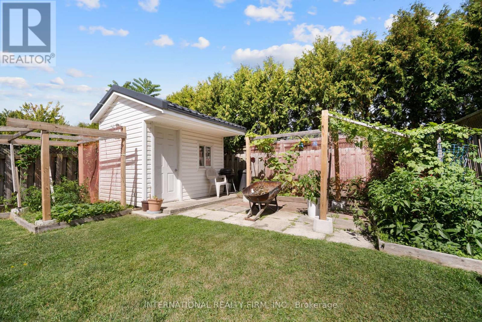 1055 Crosscreek Crescent, London East (East A), Ontario  N5Y 6K9 - Photo 39 - X12401789