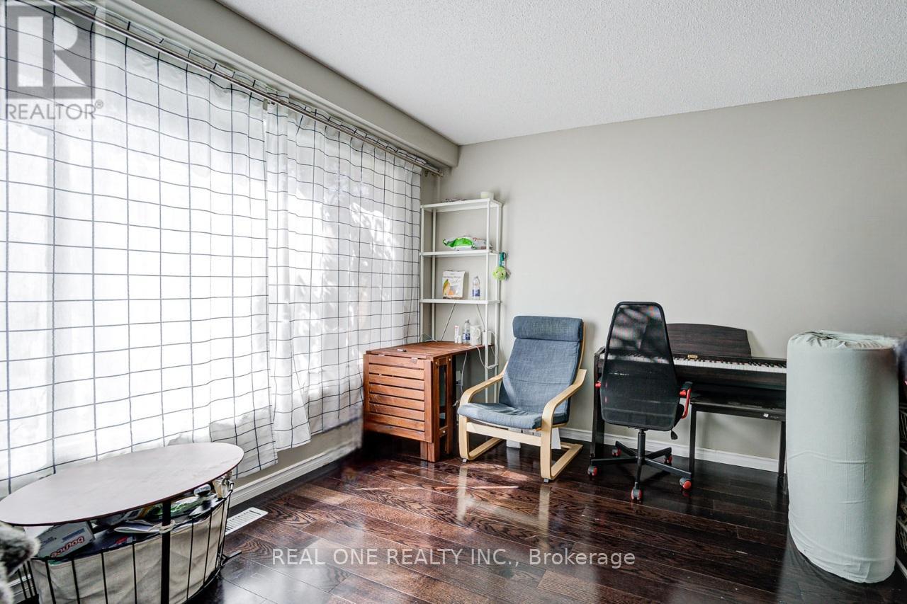 79 Lorenzo Drive, Hamilton, Ontario  L9A 5J5 - Photo 11 - X12401798