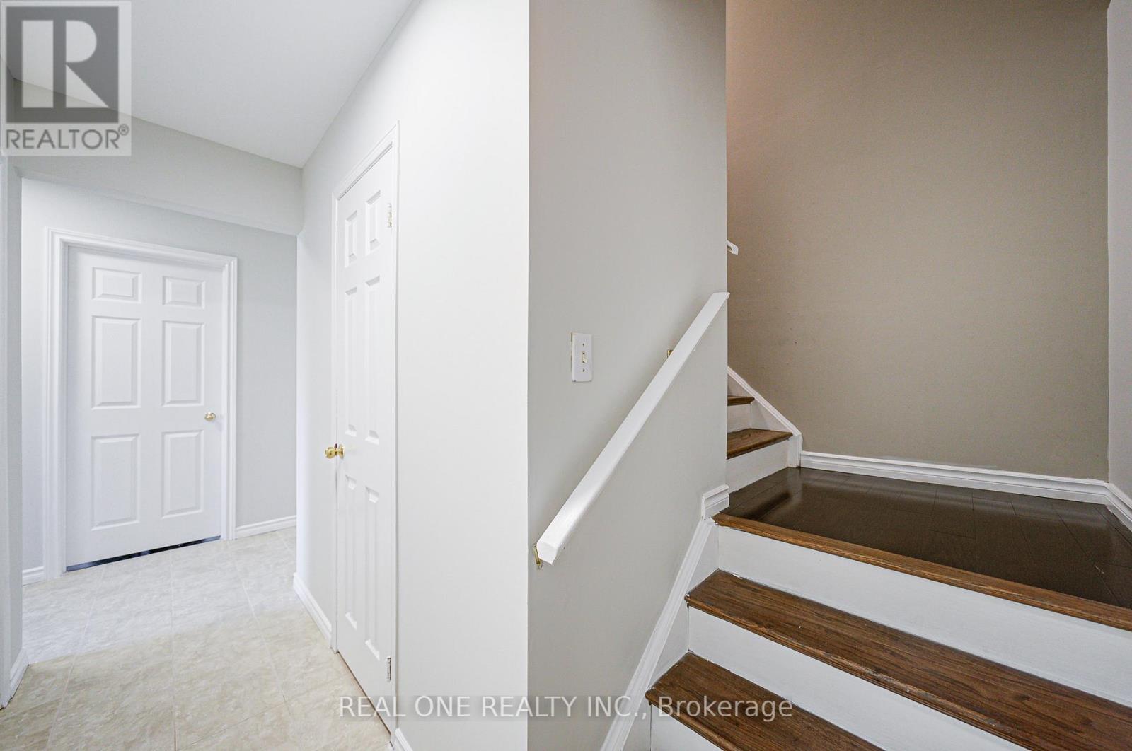 79 Lorenzo Drive, Hamilton, Ontario  L9A 5J5 - Photo 13 - X12401798