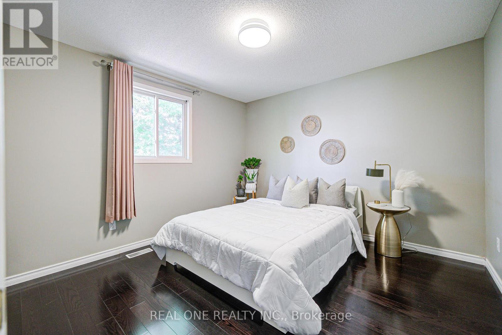 79 Lorenzo Drive, Hamilton, Ontario  L9A 5J5 - Photo 19 - X12401798