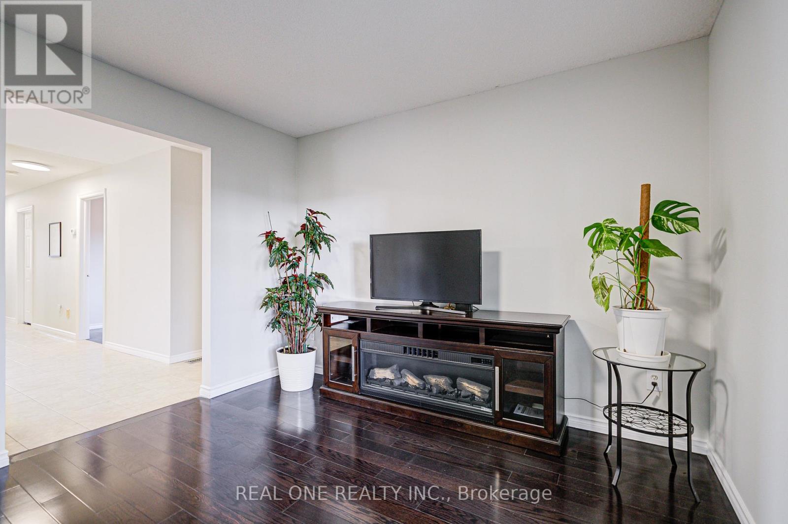 79 Lorenzo Drive, Hamilton, Ontario  L9A 5J5 - Photo 5 - X12401798
