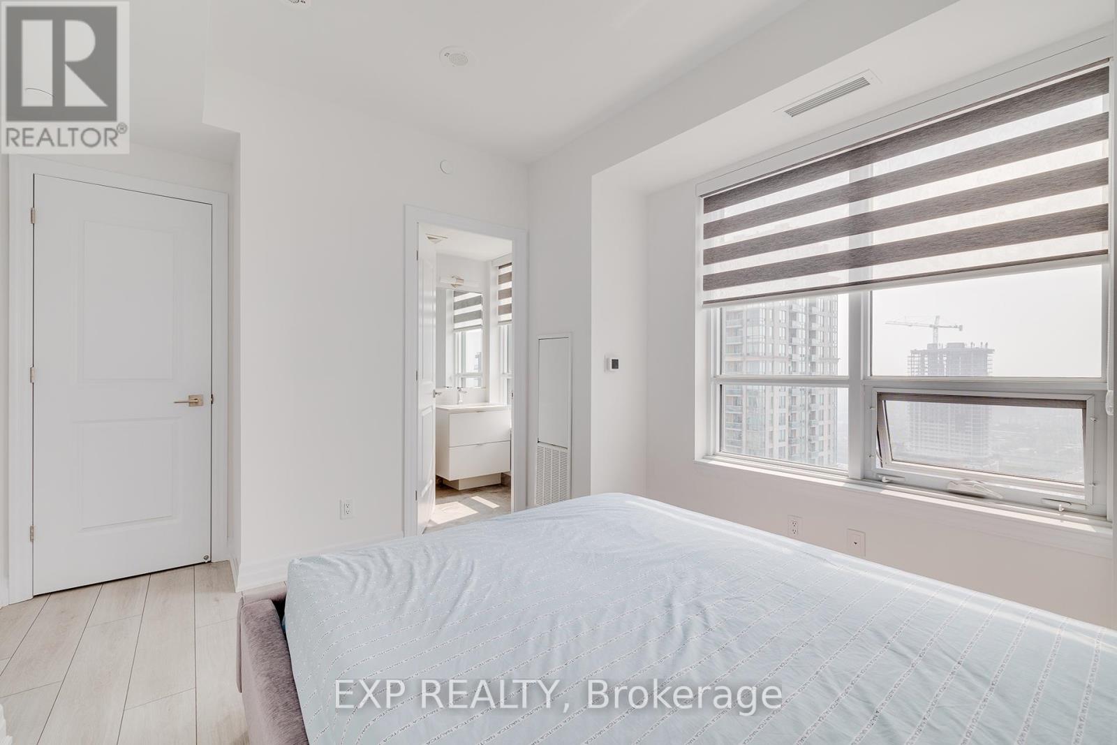 2508 - 30 Elm Drive W, Mississauga, Ontario  L5B 0N6 - Photo 12 - W12401804