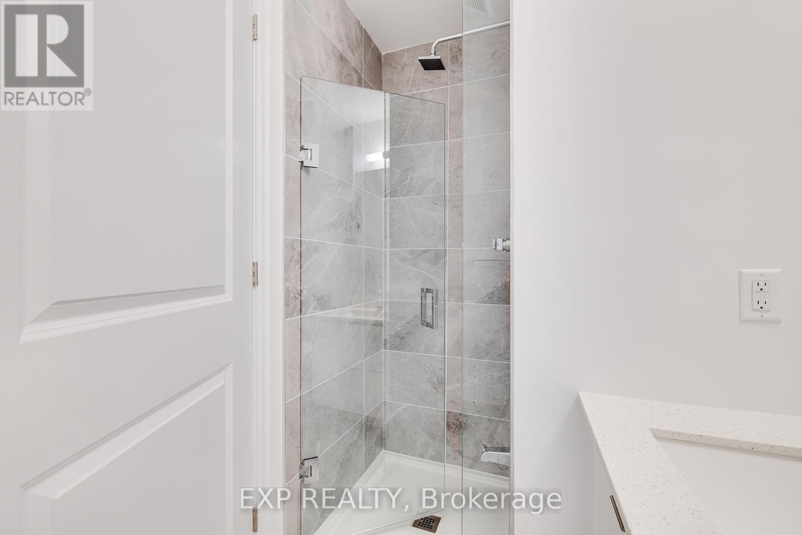 2508 - 30 Elm Drive W, Mississauga, Ontario  L5B 0N6 - Photo 17 - W12401804