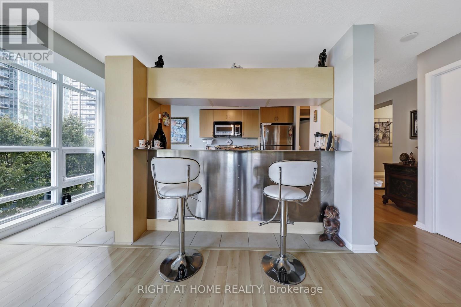 607 - 185 Legion Road N, Toronto, Ontario  M8Y 0A1 - Photo 14 - W12401808