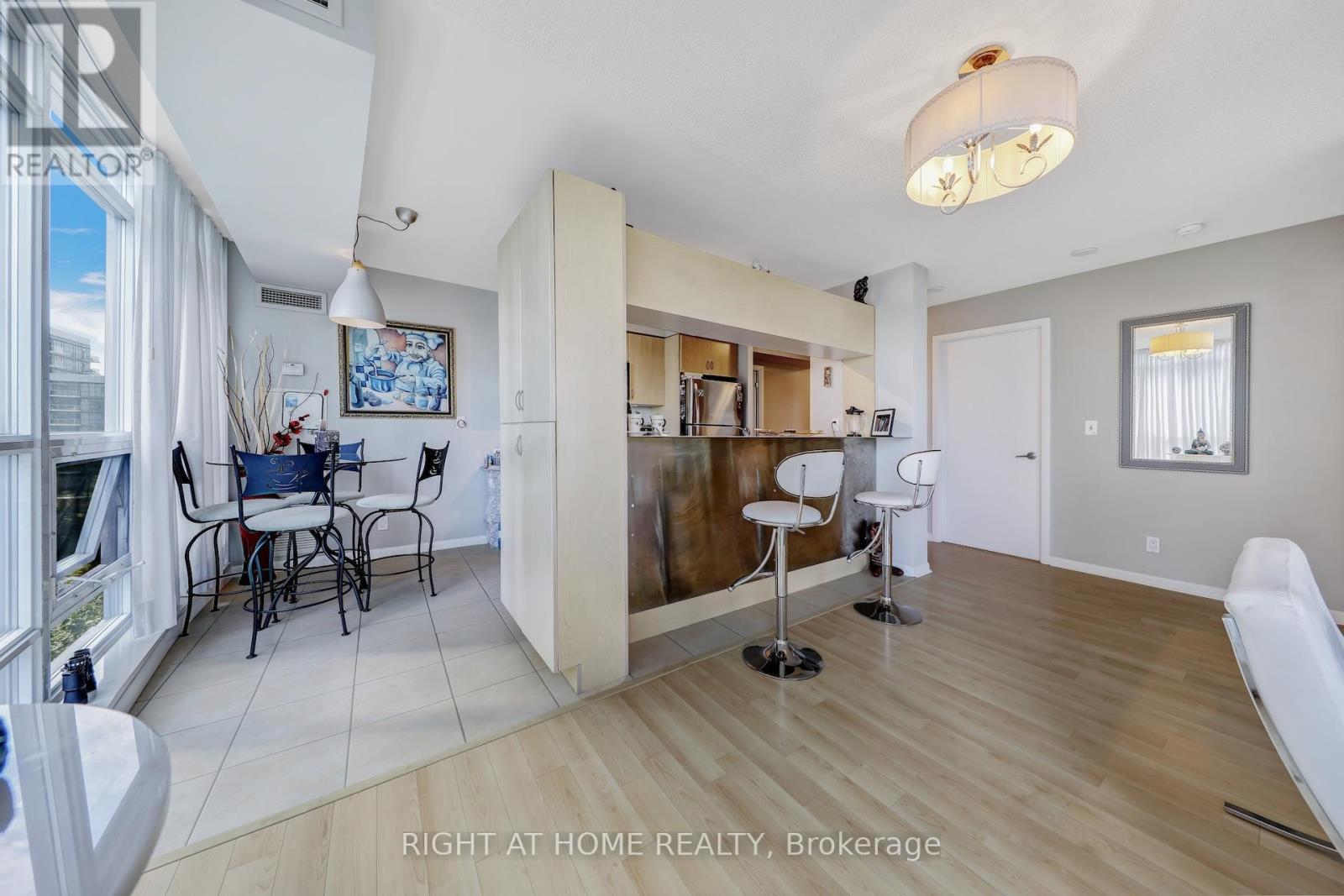 607 - 185 Legion Road N, Toronto, Ontario  M8Y 0A1 - Photo 17 - W12401808