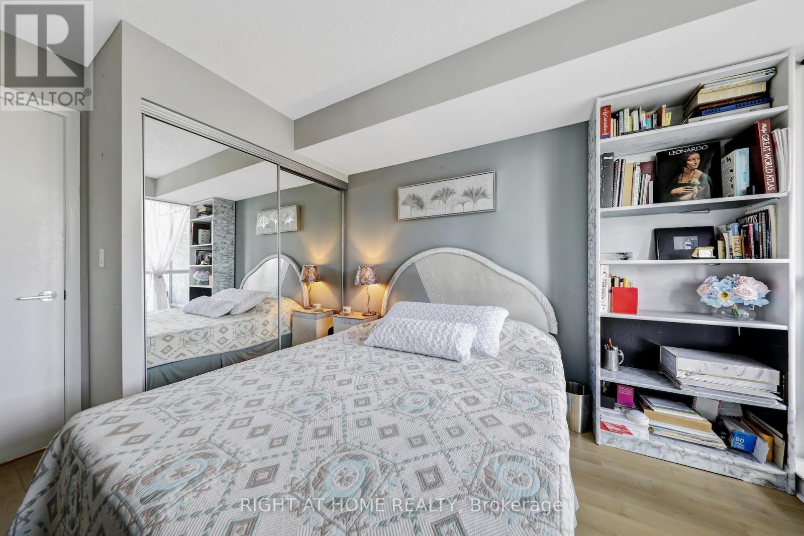 607 - 185 Legion Road N, Toronto, Ontario  M8Y 0A1 - Photo 20 - W12401808