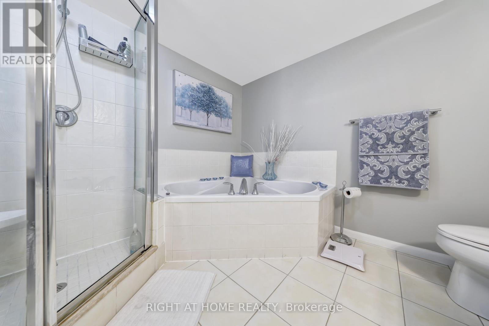607 - 185 Legion Road N, Toronto, Ontario  M8Y 0A1 - Photo 22 - W12401808