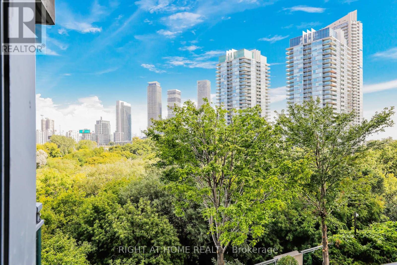 607 - 185 Legion Road N, Toronto, Ontario  M8Y 0A1 - Photo 28 - W12401808