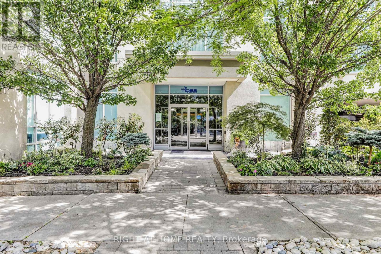 607 - 185 Legion Road N, Toronto, Ontario  M8Y 0A1 - Photo 3 - W12401808