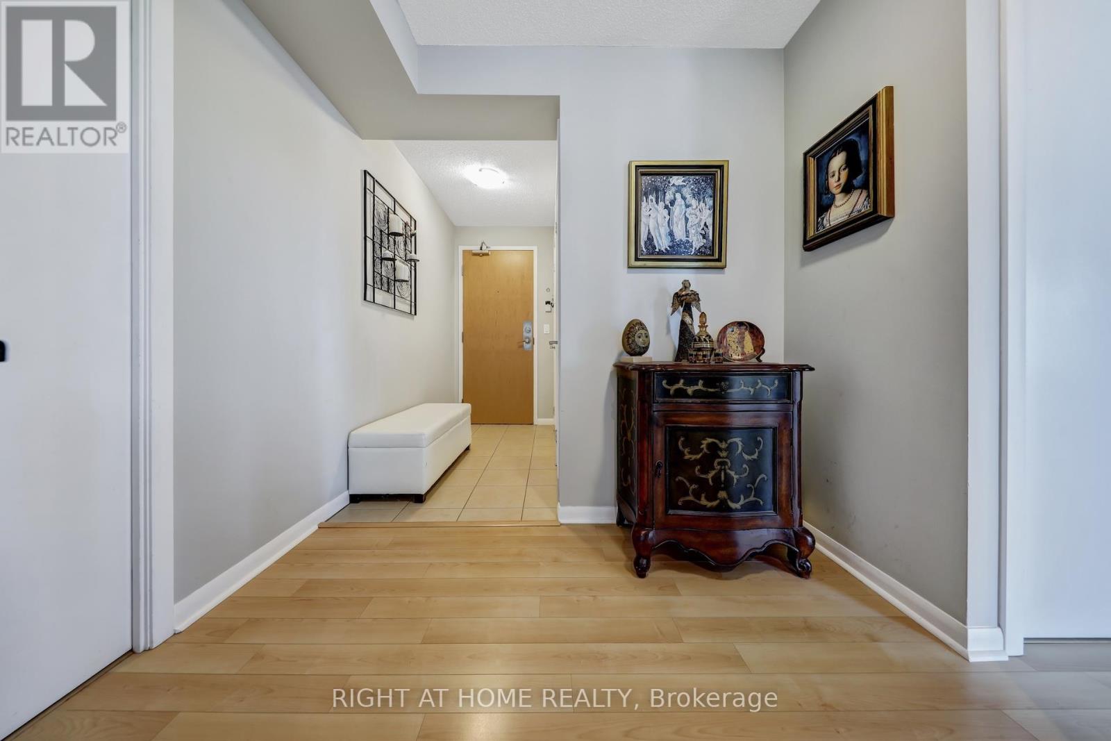 607 - 185 Legion Road N, Toronto, Ontario  M8Y 0A1 - Photo 8 - W12401808