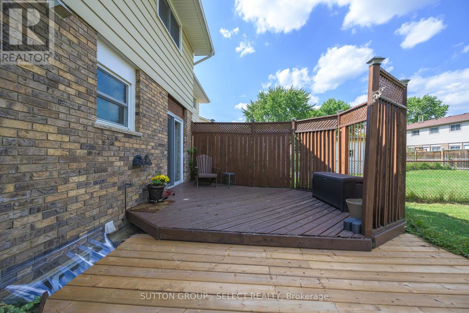 96 Elvira Crescent, London South, Ontario  N6E 2P5 - Photo 5 - X12401817