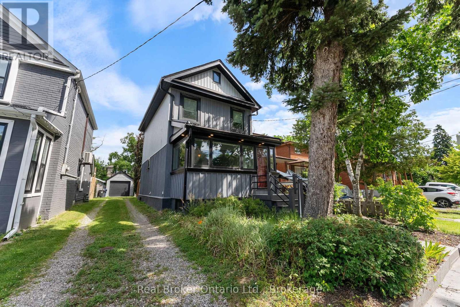 116 Symons Street, Toronto, Ontario  M8V 1V2 - Photo 2 - W12401813