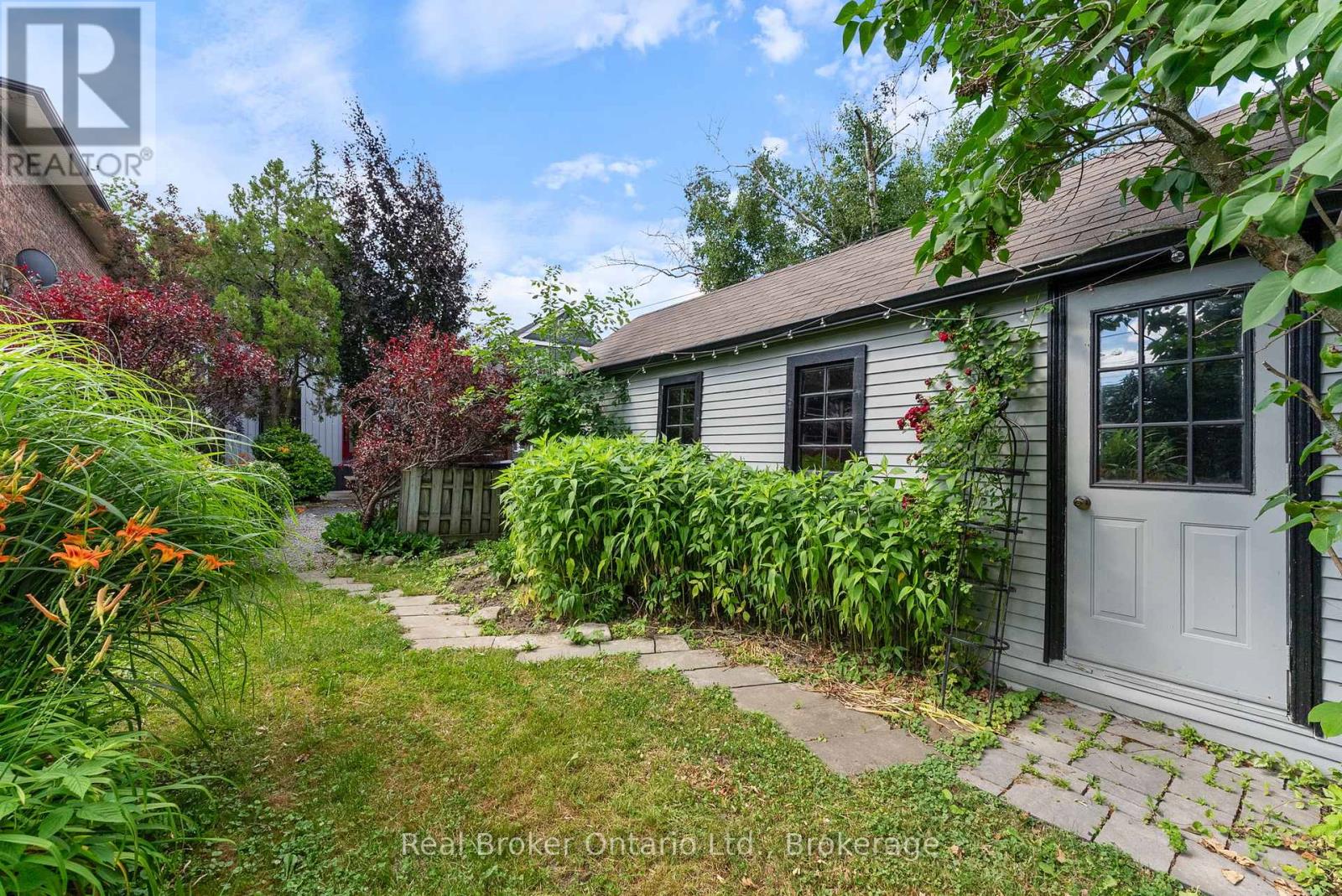 116 Symons Street, Toronto, Ontario  M8V 1V2 - Photo 29 - W12401813
