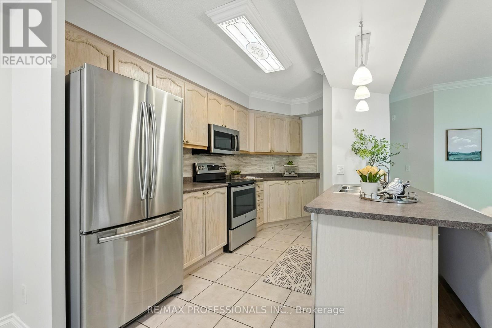 206 - 24 Chapel Street, Halton Hills, Ontario  L7G 6A7 - Photo 20 - W12376220