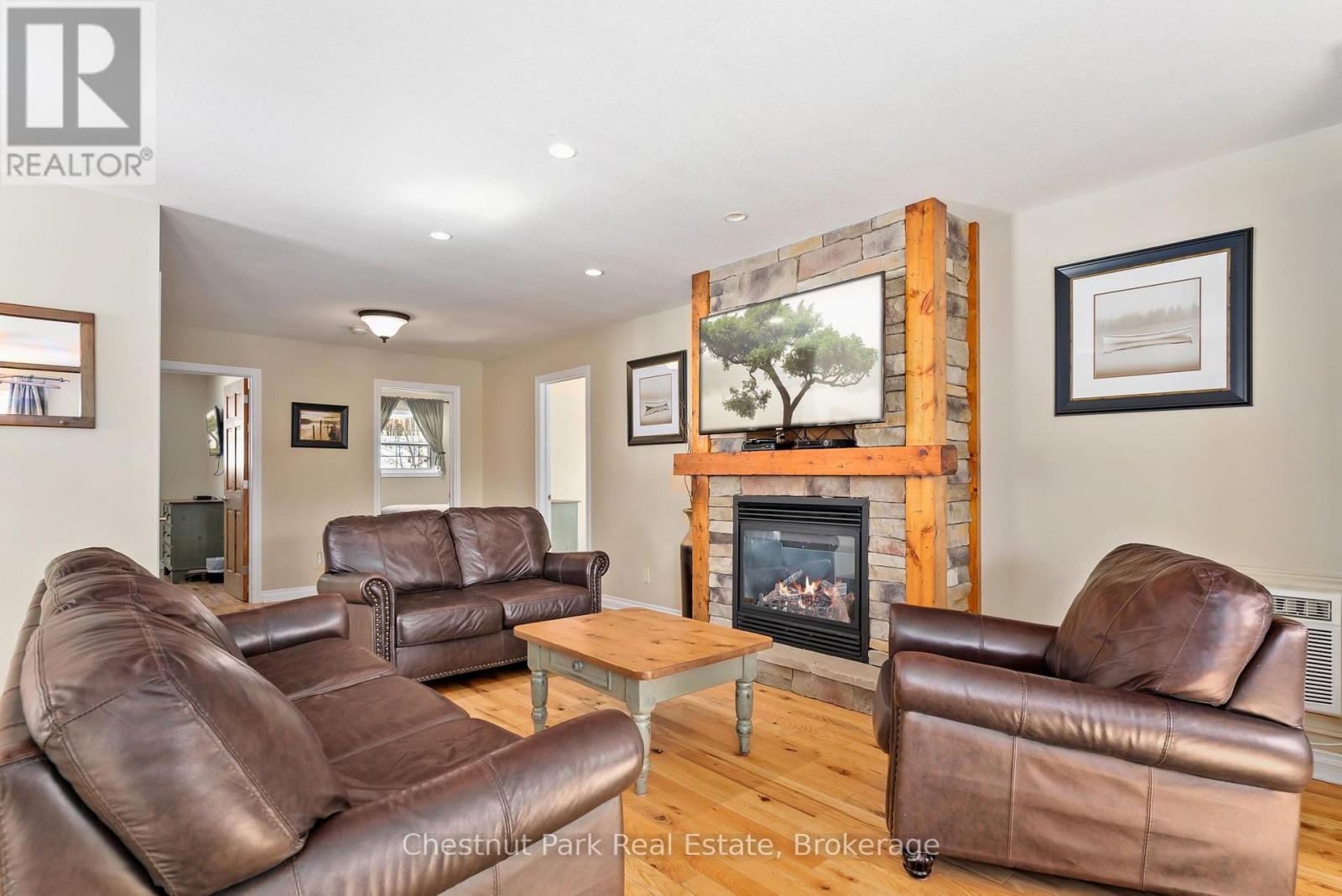 115-5 - 1052 Rat Bay Road, Lake Of Bays, Ontario  P1H 2J6 - Photo 4 - X12401814