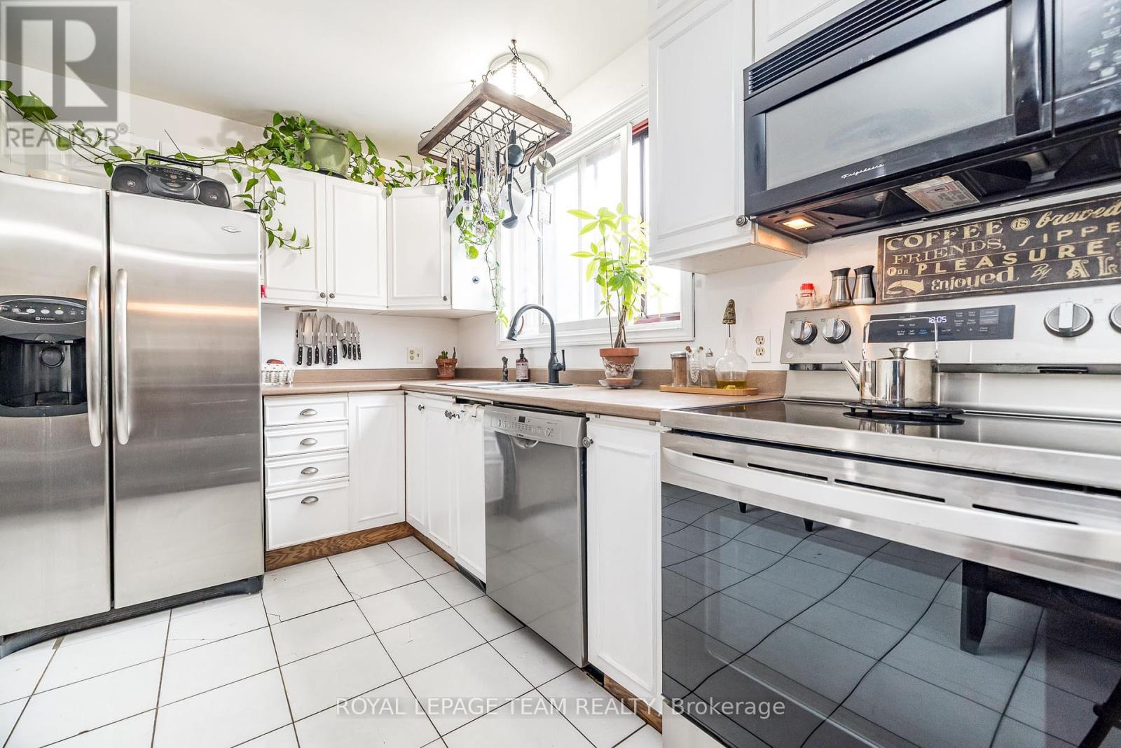 23 Butterfield Road, Ottawa, Ontario  K0A 3P0 - Photo 12 - X12401832