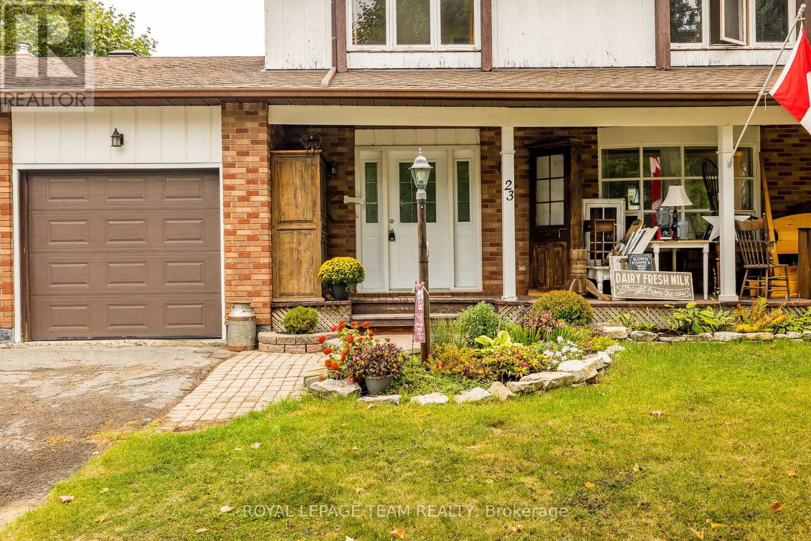 23 Butterfield Road, Ottawa, Ontario  K0A 3P0 - Photo 2 - X12401832