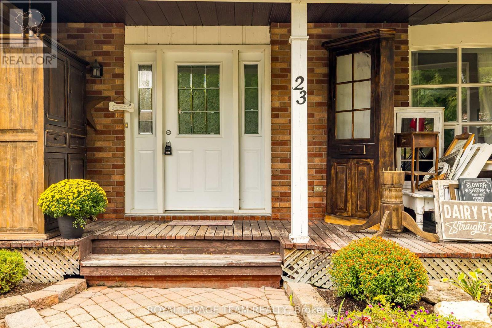 23 Butterfield Road, Ottawa, Ontario  K0A 3P0 - Photo 3 - X12401832