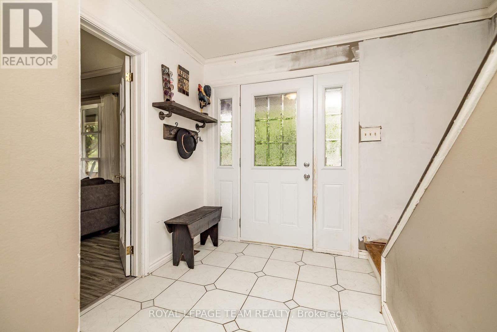 23 Butterfield Road, Ottawa, Ontario  K0A 3P0 - Photo 4 - X12401832