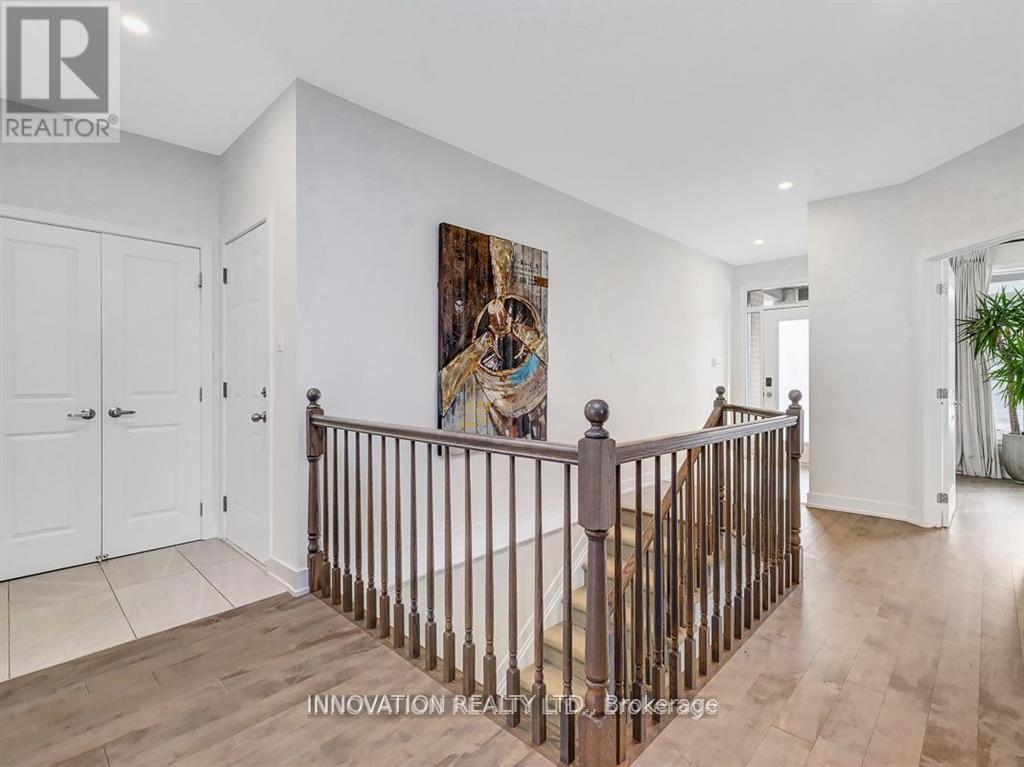 565 Bobolink Ridge, Ottawa, Ontario  K2S 2P4 - Photo 4 - X12401840