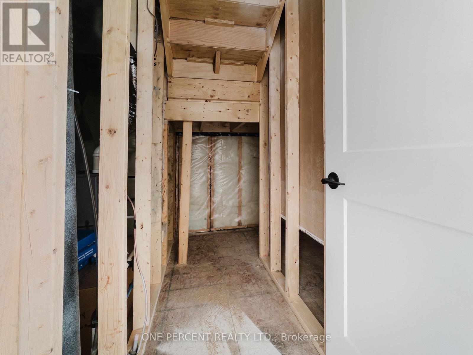 53 Lakeview Avenue, Kingston (City Southwest), Ontario  K7M 3T4 - Photo 10 - X12401818