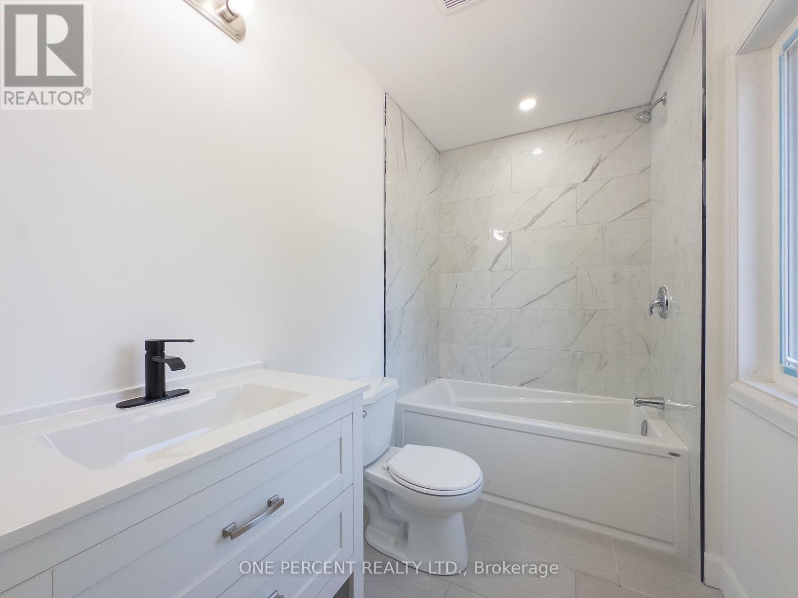 53 Lakeview Avenue, Kingston (City Southwest), Ontario  K7M 3T4 - Photo 14 - X12401818