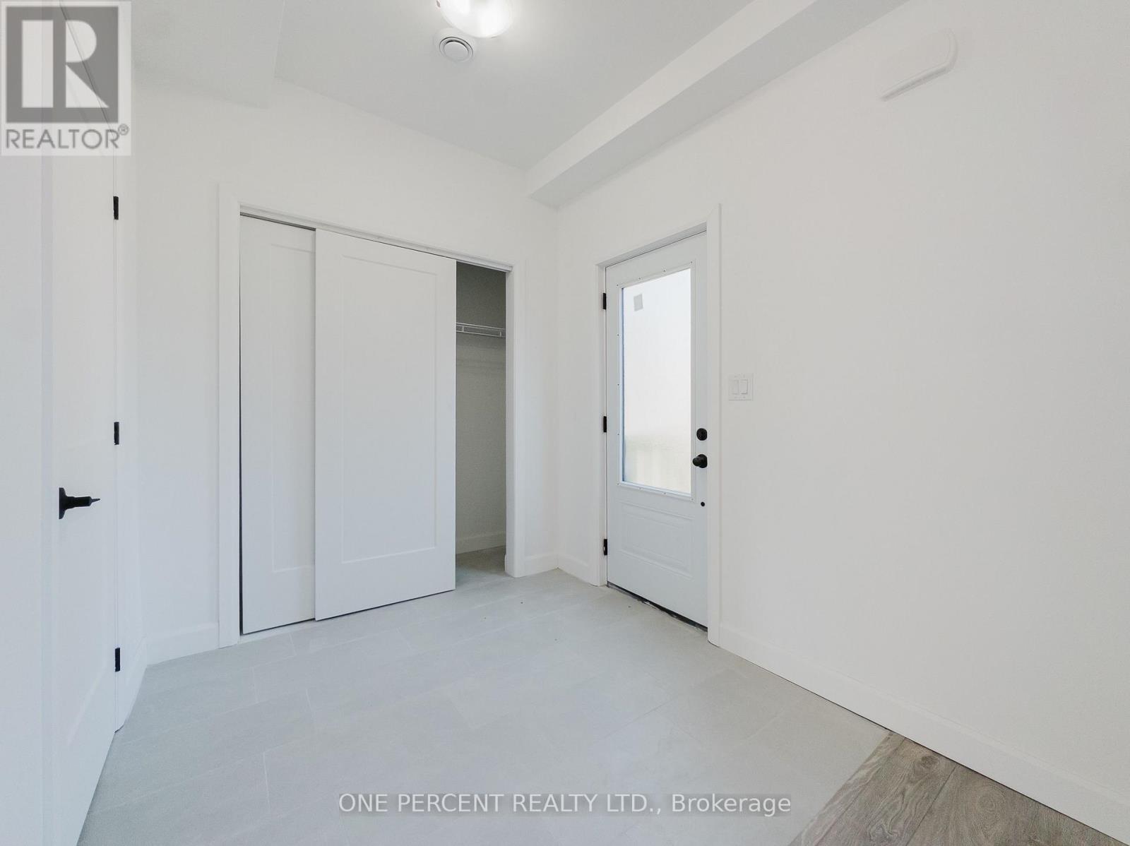 53 Lakeview Avenue, Kingston (City Southwest), Ontario  K7M 3T4 - Photo 2 - X12401818