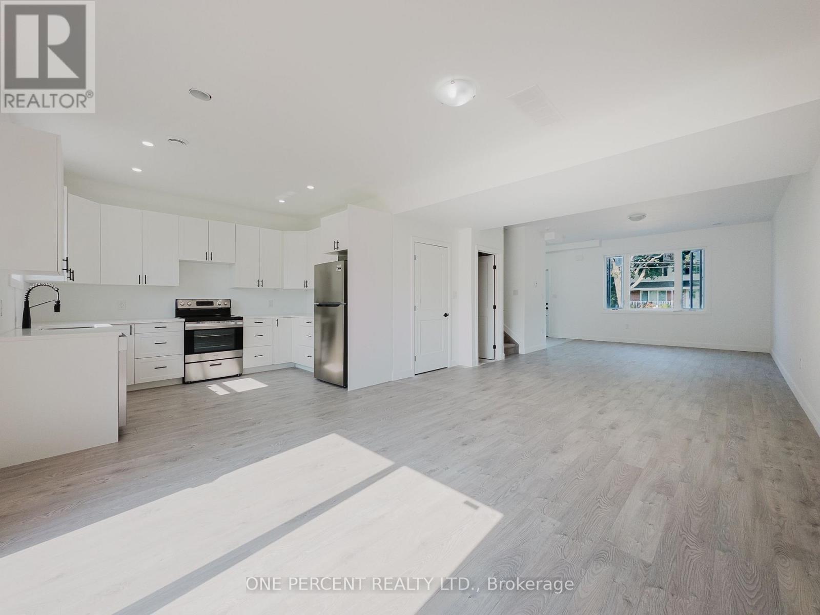 53 Lakeview Avenue, Kingston (City Southwest), Ontario  K7M 3T4 - Photo 6 - X12401818