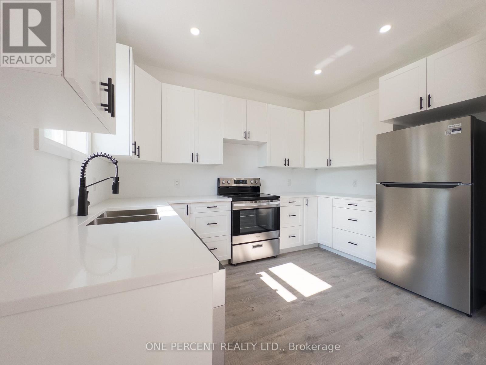 53 Lakeview Avenue, Kingston (City Southwest), Ontario  K7M 3T4 - Photo 7 - X12401818