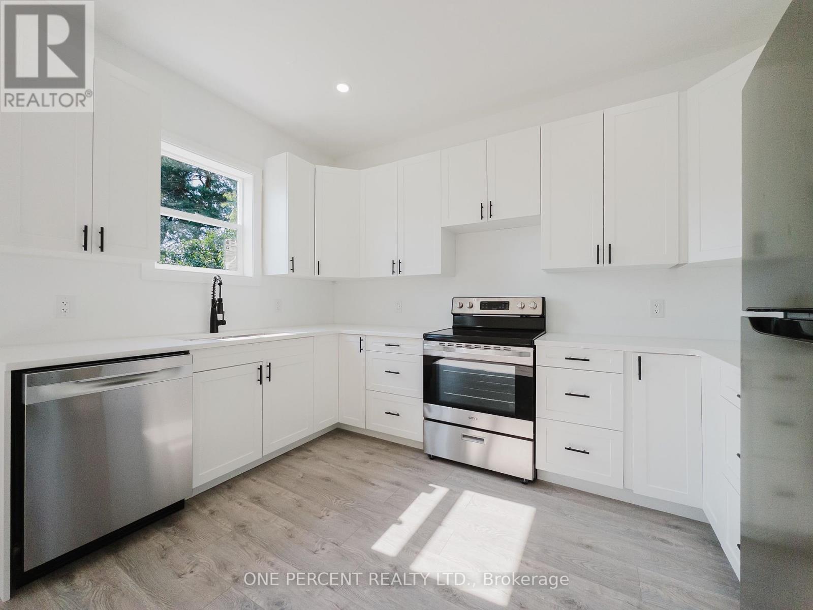 53 Lakeview Avenue, Kingston (City Southwest), Ontario  K7M 3T4 - Photo 8 - X12401818