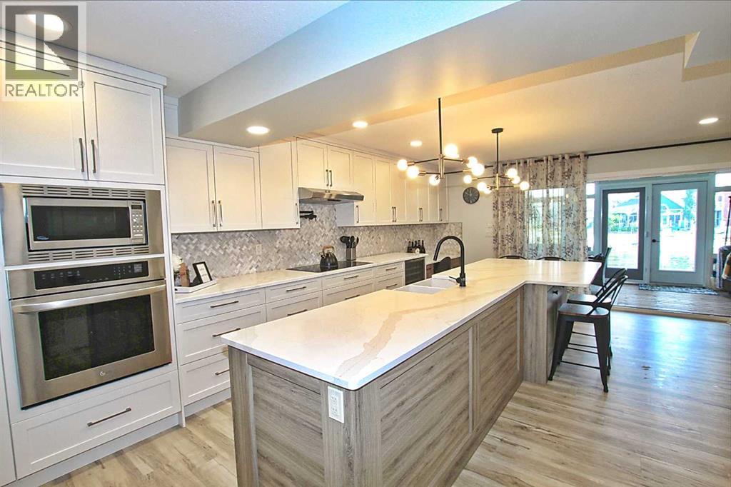 Property at 108 Marina Bay Court image 4