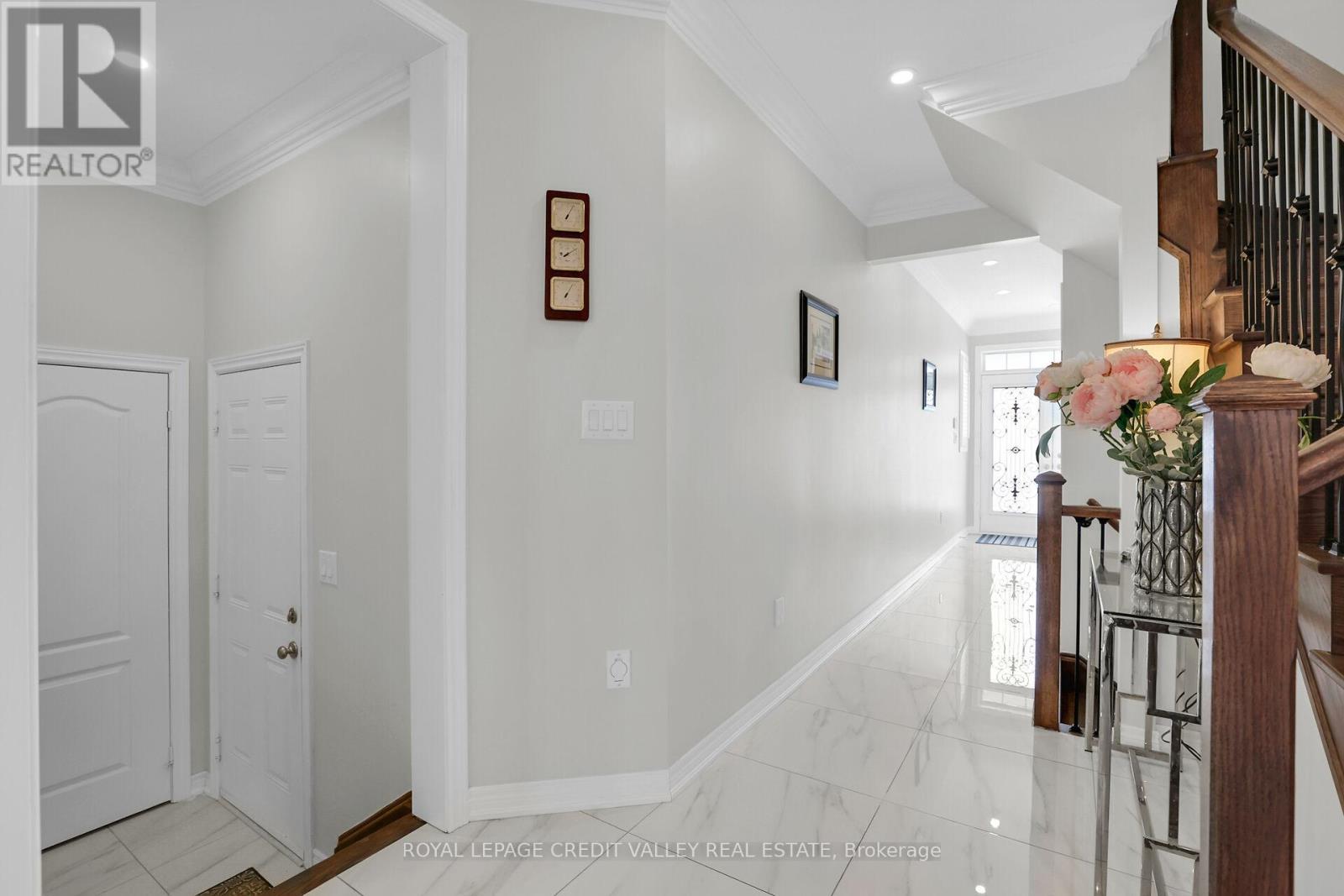 87 Westfield Crescent, Hamilton, Ontario  L8B 1X9 - Photo 18 - X12400036
