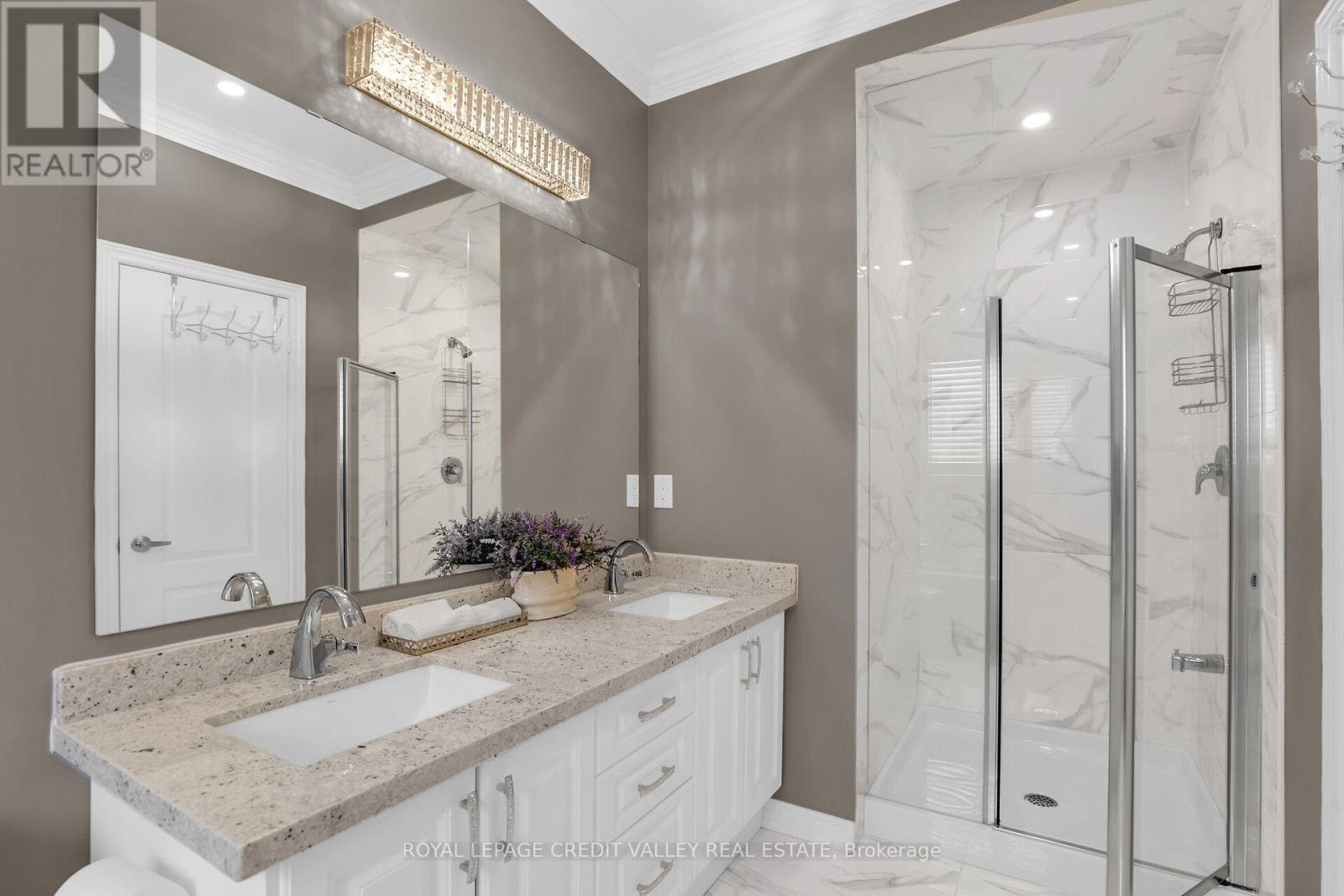 87 Westfield Crescent, Hamilton, Ontario  L8B 1X9 - Photo 27 - X12400036