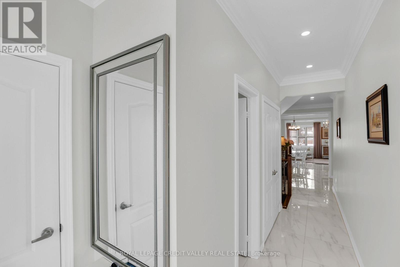 87 Westfield Crescent, Hamilton, Ontario  L8B 1X9 - Photo 7 - X12400036