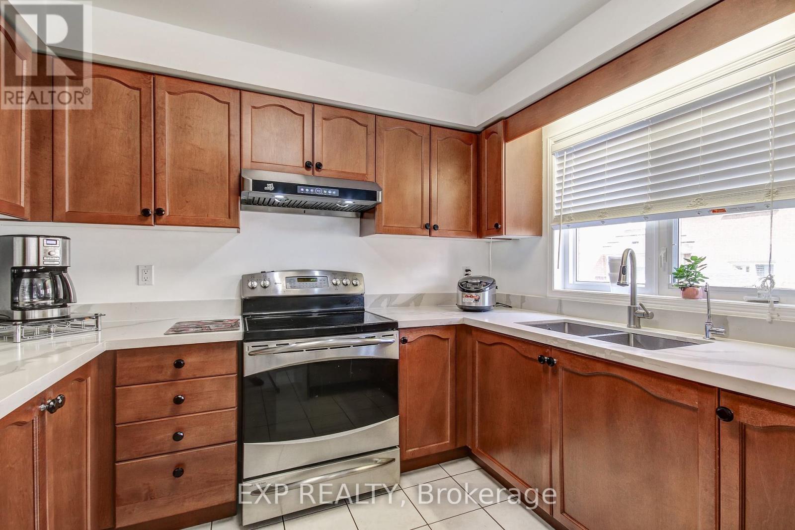 45 Marbleseed Crescent, Brampton (Sandringham-Wellington), Ontario  L6R 2J7 - Photo 18 - W12401830