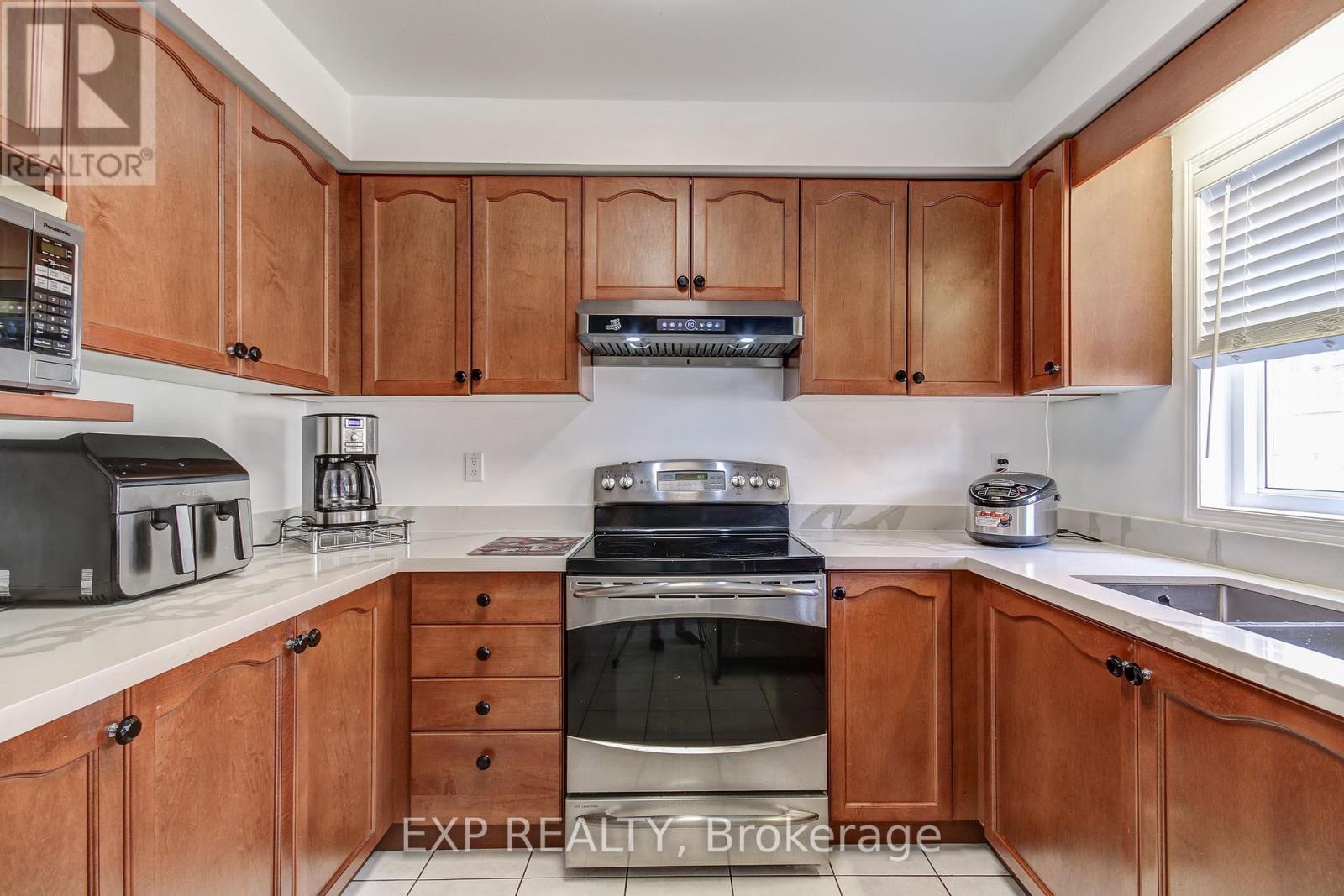 45 Marbleseed Crescent, Brampton (Sandringham-Wellington), Ontario  L6R 2J7 - Photo 19 - W12401830
