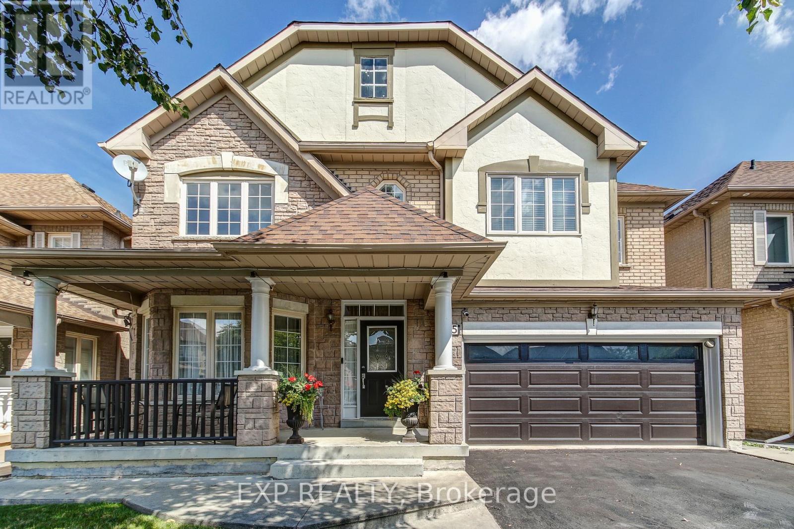 45 Marbleseed Crescent, Brampton (Sandringham-Wellington), Ontario  L6R 2J7 - Photo 3 - W12401830