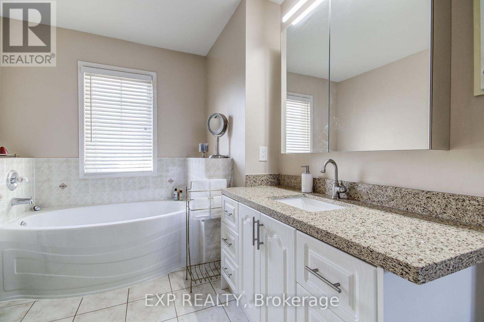 45 Marbleseed Crescent, Brampton (Sandringham-Wellington), Ontario  L6R 2J7 - Photo 32 - W12401830