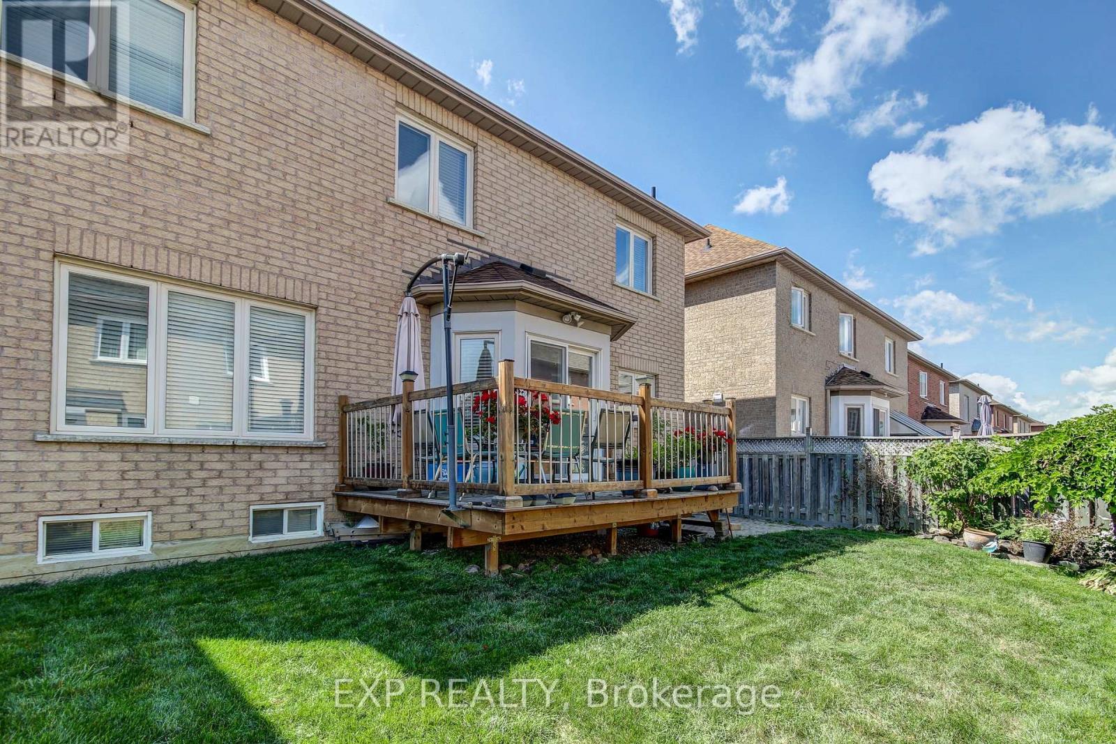 45 Marbleseed Crescent, Brampton (Sandringham-Wellington), Ontario  L6R 2J7 - Photo 44 - W12401830