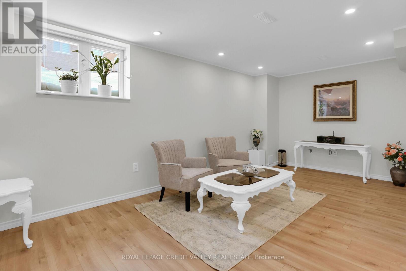 87 Westfield Crescent, Hamilton, Ontario  L8B 1X9 - Photo 38 - X12400036