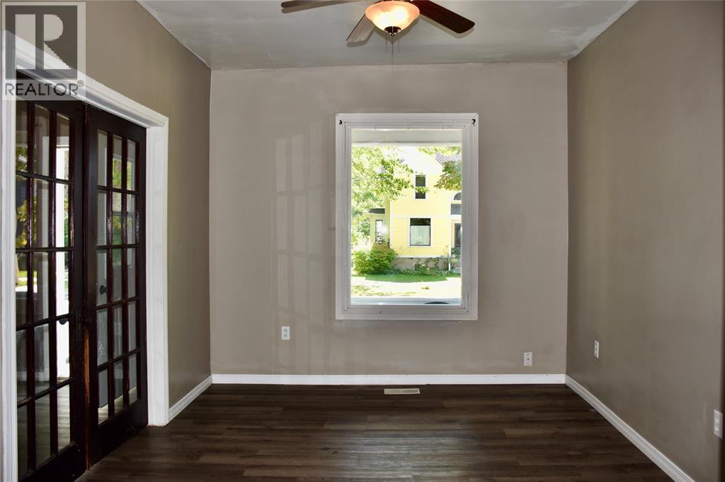 114 Alfred Street, Sarnia, Ontario  N7T 2G2 - Photo 4 - 25023300