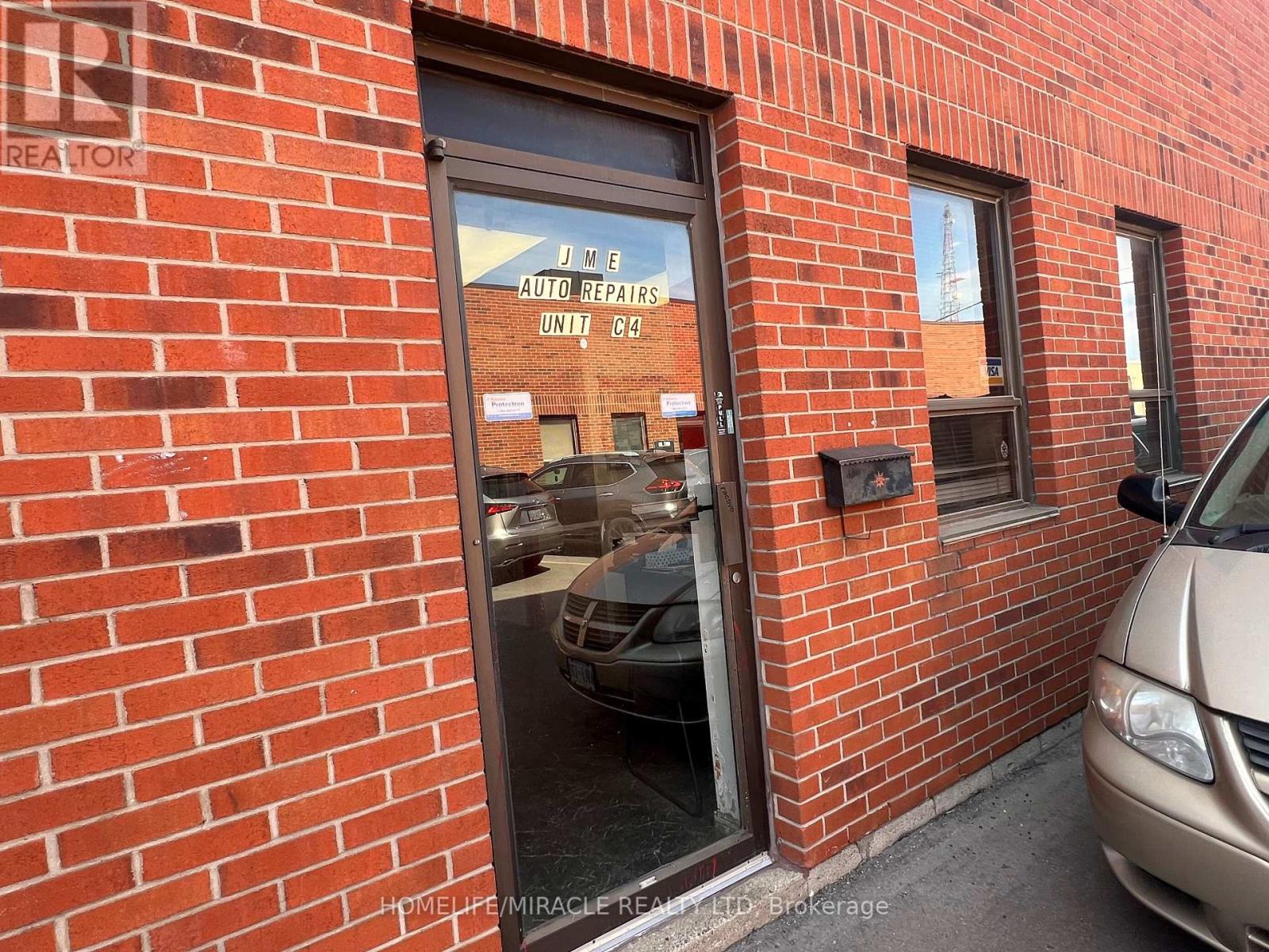 C4-55 SELBY ROAD, Brampton, Ontario