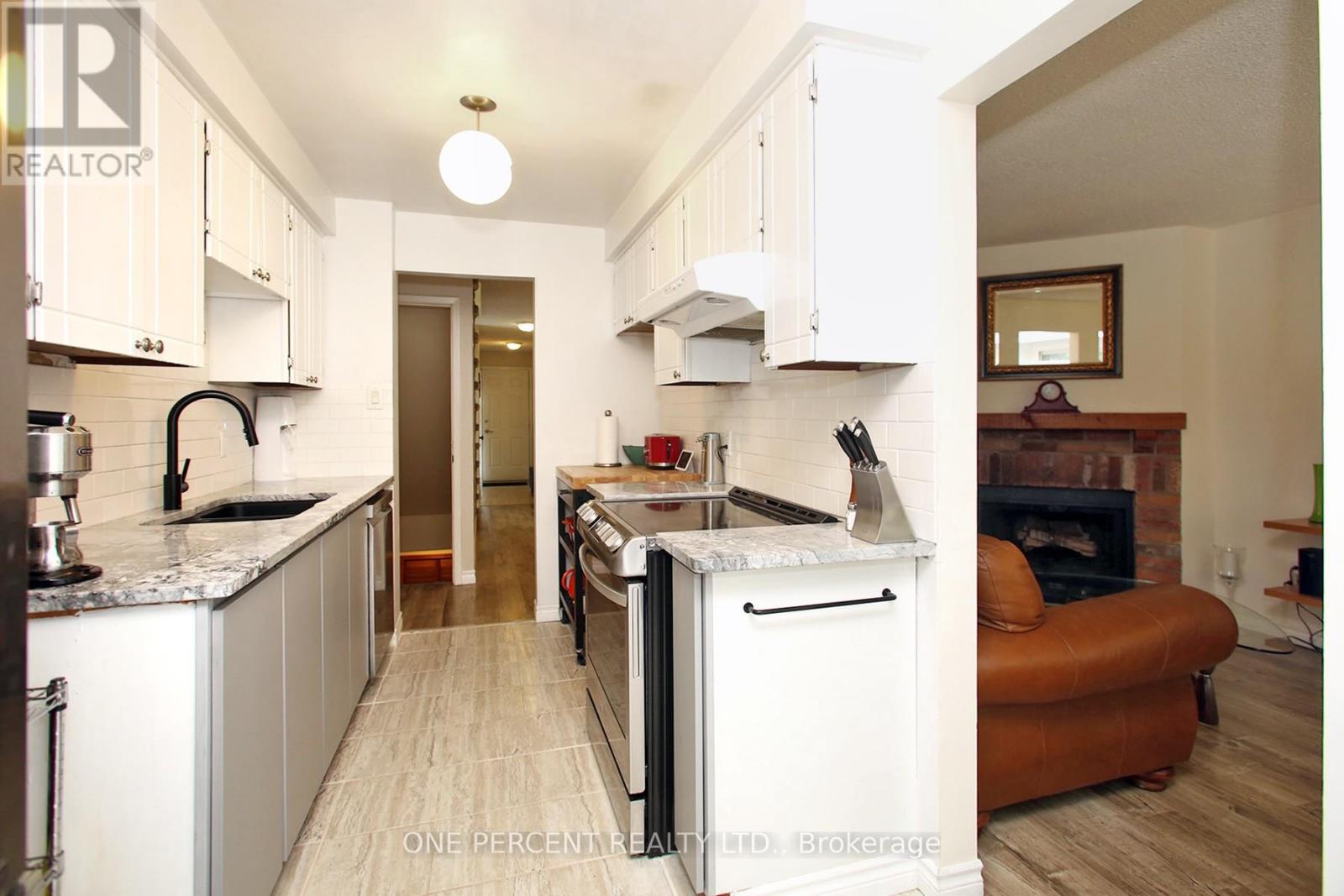 72 Malabar Crescent, Brampton, Ontario  L6S 3X8 - Photo 13 - W12401854